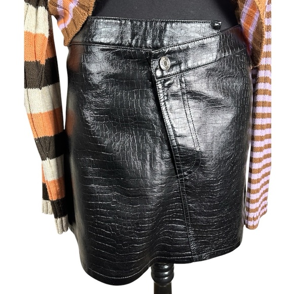Torn by Ronny Kobo Croc- Embossed Faux Leather Mini Skirt- Size Medium - Picture 2 of 8